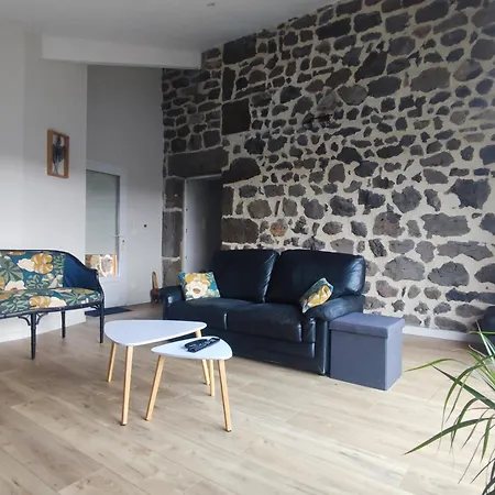 La Maison Vigneronne * Polignac